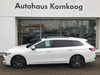 Gebraucht VW Passat R-line 150 PS (110 kW) 2025 Pure white Kombi
