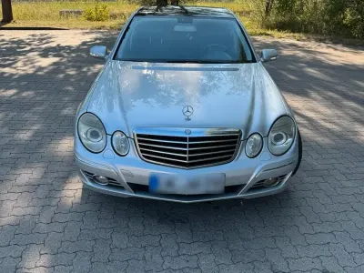 Gebraucht Mercedes E220 Avantgarde 170 PS (125 kW) 2007 Grau Limousine
