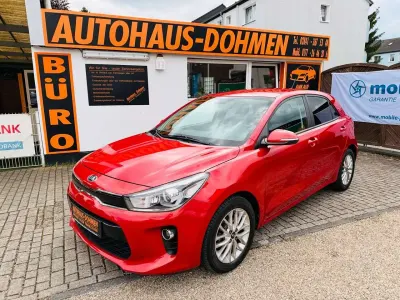 Gebraucht Kia Rio 84 PS (61 kW) 2018 Rot Limousine