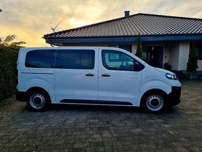 Gebraucht Opel Vivaro 120 PS (88 kW) 2022 Weiß Van / Kleinbus