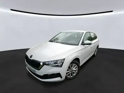 Gebraucht Skoda Scala Ambition 110 PS (80 kW) 2023 Candyweiss Kleinwagen