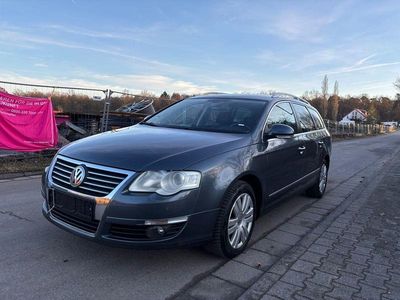 Grau Gebraucht 2009 VW Passat Highline Kombi | 6.490 € (Teuer)