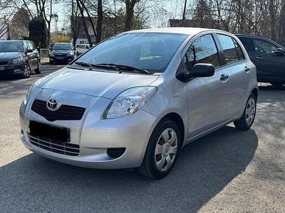 Gebraucht Toyota Yaris Cool 87 PS (63 kW) 2007 Silber Kleinwagen