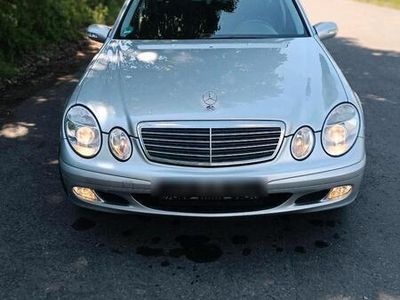 Mercedes E200