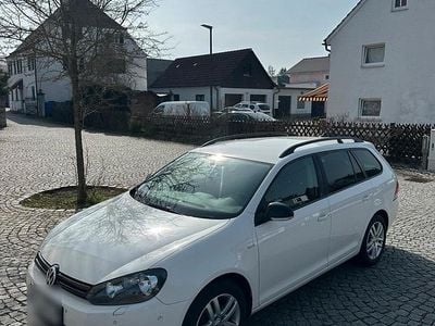 Gebraucht VW Golf VII Match 105 PS (77 kW) 2012 Weiß Kombi