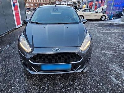 Gebraucht Ford Fiesta Celebration 101 PS (74 kW) 2017 Grau Kleinwagen