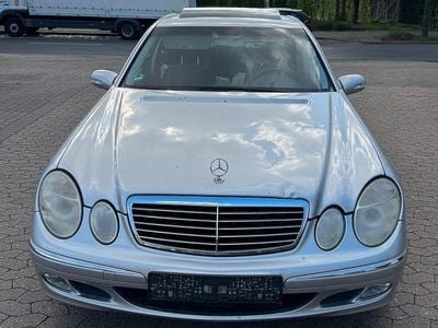 Mercedes E200