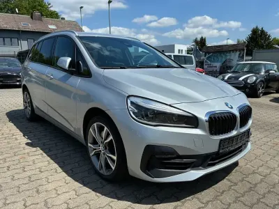 Gebraucht BMW 220 Gran Tourer Sport Line 190 PS (139 kW) 2019 Silber Van / Kleinbus