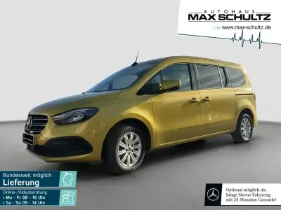 Używany Mercedes T180 Progressive 131 KM (96 kW) 2024 Żółty Minivan