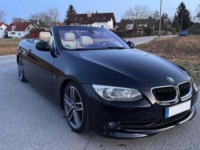 Gebraucht BMW 330 Cabriolet Comfort Edition 245 PS (180 kW) 2011 Schwarz Cabrio