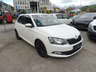 Gebraucht Skoda Fabia Ambition 90 PS (66 kW) 2015 Weiß Limousine