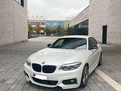 BMW 225