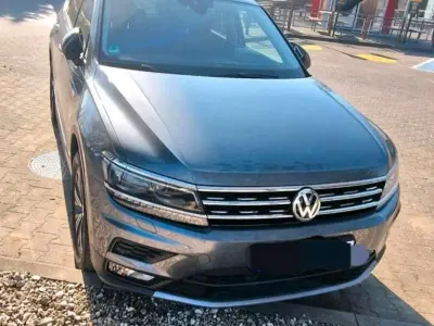 Gebraucht VW Tiguan Allspace 150 PS (110 kW) 2019 Grau SUV
