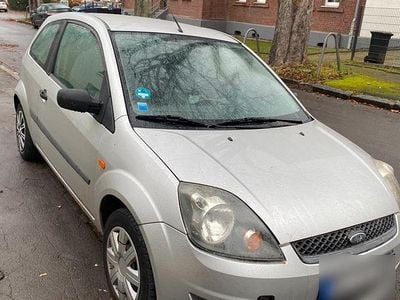 Begagnad Ford Fiesta 84 HK (61 kW) 2007 Grå Halvkombi