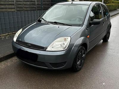 Gebraucht Ford Fiesta 69 PS (50 kW) 2005 Grau Kleinwagen