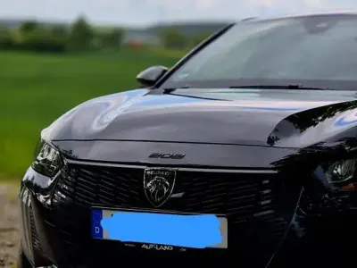 Gebraucht Peugeot 208 Allure 101 PS (74 kW) 2024 Schwarz Kleinwagen