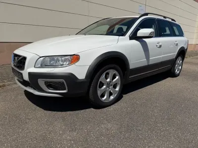 Używany Volvo XC70 Summum 205 KM (150 kW) 2012 Biały Kombi