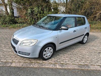 Gebraucht Skoda Fabia 70 PS (51 kW) 2009 Silber Kleinwagen
