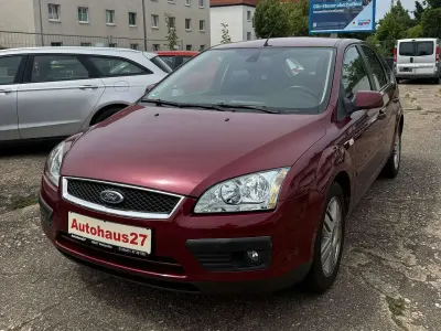 Gebraucht Ford Focus Ghia 101 PS (74 kW) 2005 Rot Limousine