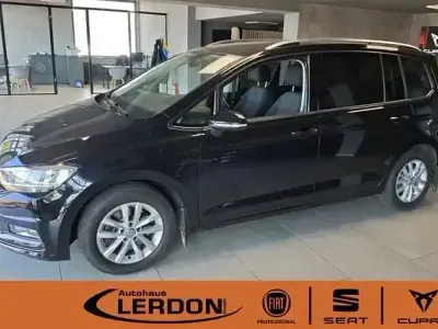 Gebraucht VW Touran Comfortline 150 PS (110 kW) 2017 Schwarz Van / Kleinbus