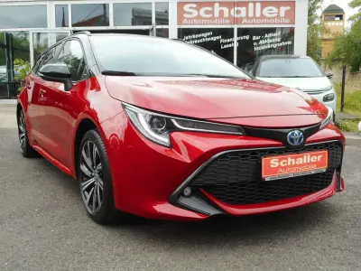 Gebraucht Toyota Corolla 98 PS (72 kW) 2023 Karminarot Kombi