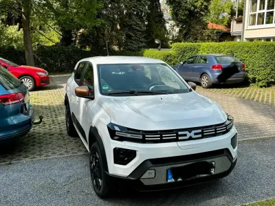 Neu Dacia Spring Extreme 73 kW (100 PS) 2026 Kleinwagen
