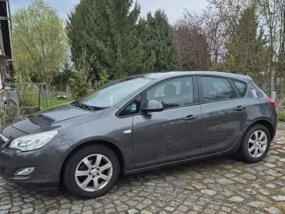 Gebraucht Opel Astra Edition 87 PS (63 kW) 2010 Limousine