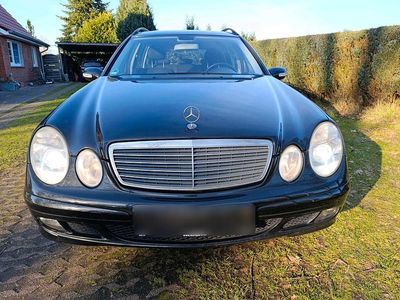 Gebraucht Mercedes E220 Classic 150 PS (110 kW) 2004 Schwarz Kombi