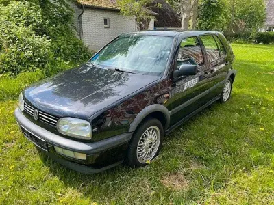 Używany VW Golf III GT 90 KM (66 kW) 1996 Czarny Sedan/Limuzyna