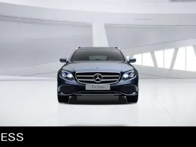 Gebraucht Mercedes E220 194 PS (142 kW) 2018 Manufaktur exklusiv cavansitblau Kombi