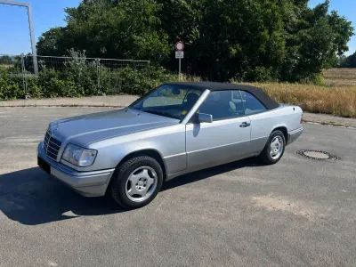 Gebraucht Mercedes E200 136 PS (100 kW) 1996 Silber Cabrio