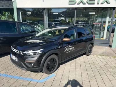 Gebraucht Dacia Jogger Extreme 94 PS (69 kW) 2026 Perlmuttschwarz metallic Van / Kleinbus