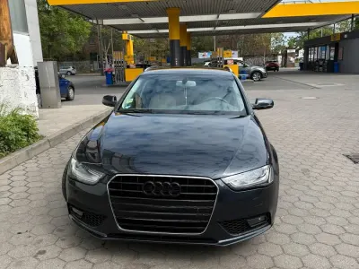 Gebraucht Audi A4 150 PS (110 kW) 2012 Blau Kombi