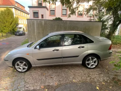Gebraucht Ford Focus 101 PS (74 kW) 2004 Grau Limousine