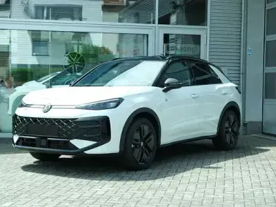 Neu VW T-Roc R-line 150 PS (110 kW) 2026 Pure white / dach schwarz SUV