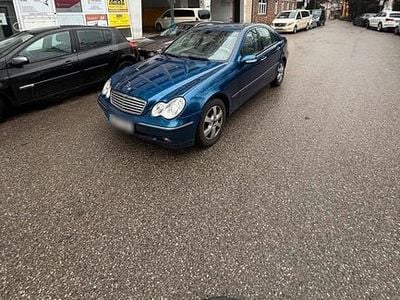 Gebraucht Mercedes C200 163 PS (119 kW) 2004 Blau Limousine