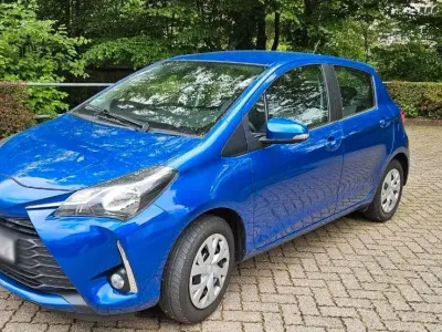 Gebraucht Toyota Yaris Comfort 111 PS (81 kW) 2020 Blau Limousine