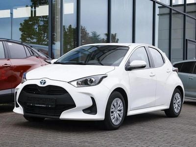 Usata Toyota Yaris Hybrid Business Edition 116 CV (85 kW) 2022 Bianco Utilitaria