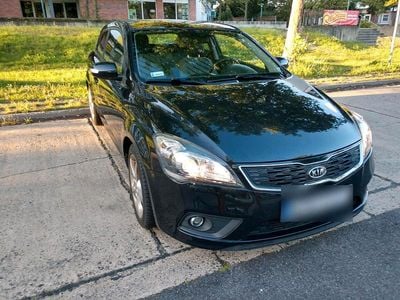 Gebraucht Kia ProCeed 128 PS (94 kW) 2011 Schwarz Kleinwagen