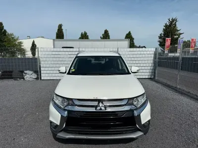 Gebraucht Mitsubishi Outlander Plus 150 PS (110 kW) 2018 Weiß SUV