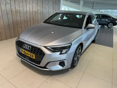 Gebraucht Audi A3 Sport 110 PS (80 kW) 2022 Grau Limousine