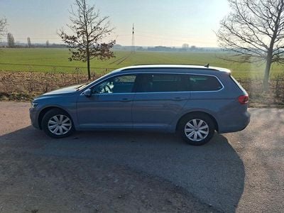 Gebraucht VW Passat Business 122 PS (89 kW) 2022 Grau Kombi