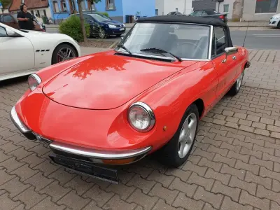Gebraucht Alfa Romeo Spider 126 PS (92 kW) 1982 Rot Cabrio