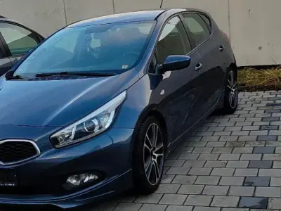 Używany Kia Ceed 2012 Andere farben Hatchback
