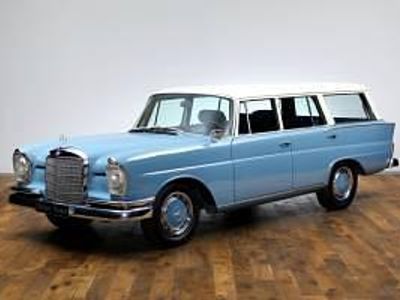 Gebraucht Mercedes 230 160 PS (117 kW) 1968 Blau Kombi