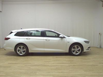 Weiss Gebraucht 2020 Opel Insignia Innovation Kombi | 9.680 € (Fairer Preis)