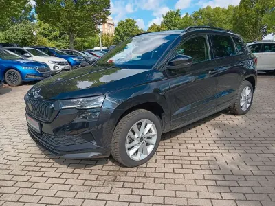 Gebraucht Skoda Karoq SportLine 150 PS (110 kW) 2024 Schwarz SUV