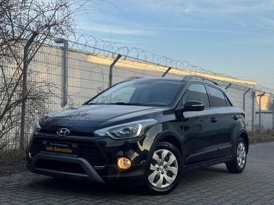 Gebraucht Hyundai i20 Active 101 PS (74 kW) 2016 Schwarz Limousine