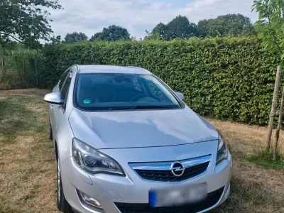 Gebraucht Opel Astra 140 PS (102 kW) 2011 Silber Kombi