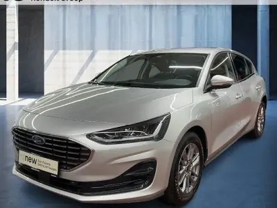 Gebraucht Ford Focus Titanium 126 PS (92 kW) 2023 Silber Limousine